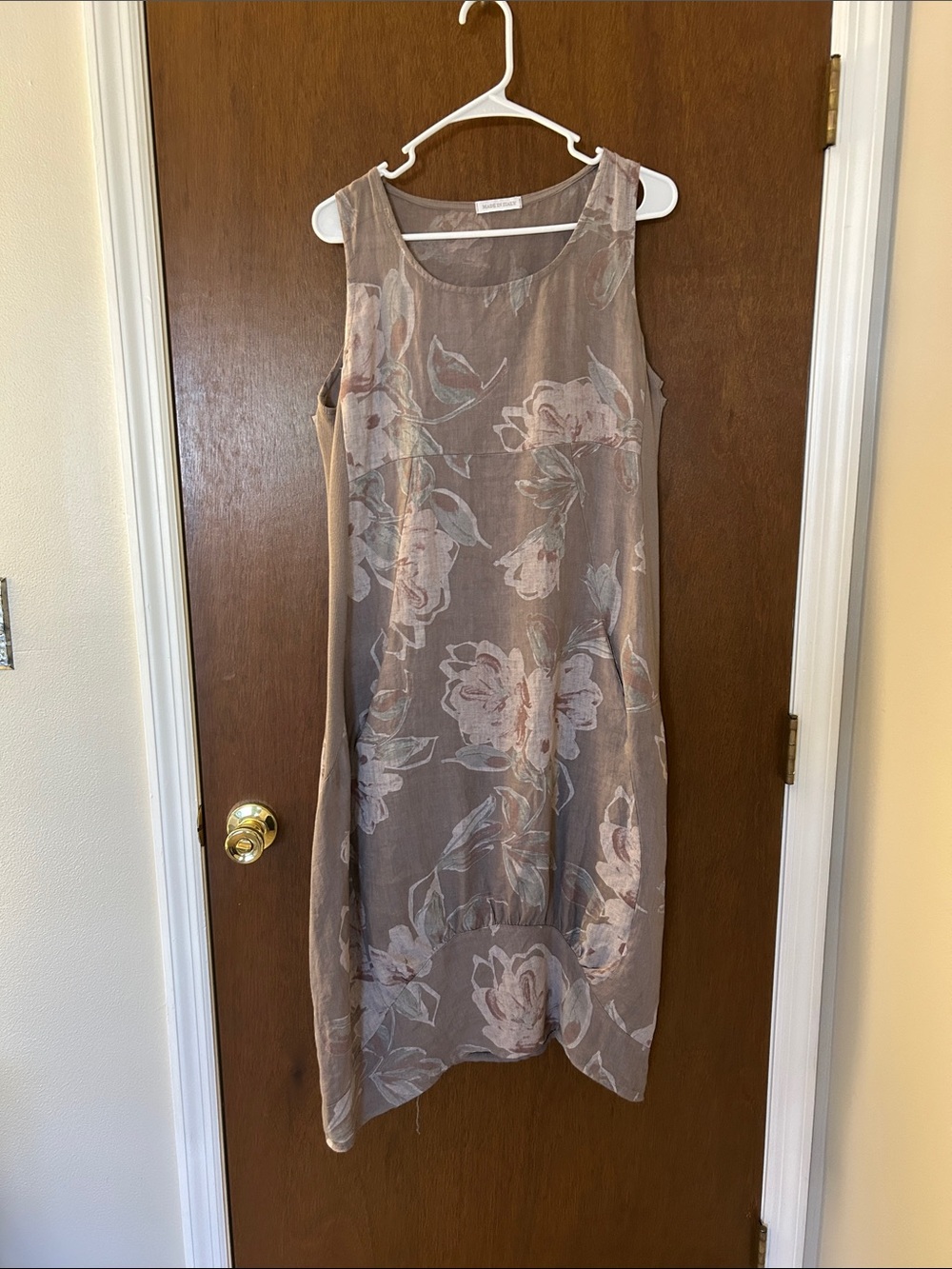 Sleeveless Floral Midi Dress in Taupe by